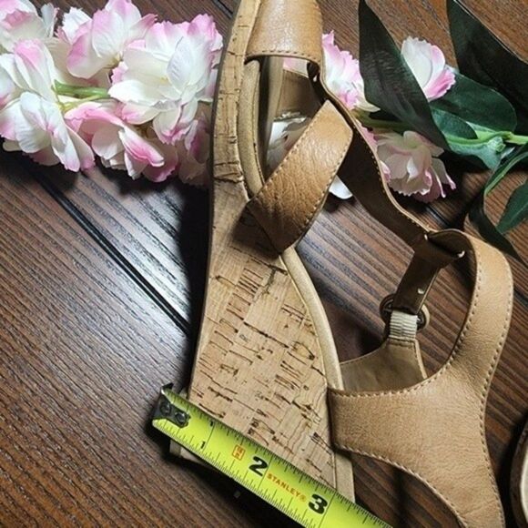 Clarks T-Strap Light Brown Embellished Cork Wedge Upper Heels  Sandals - Picture 5 of 9